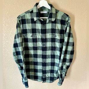 Sonoma Men's Casual Green and Navy Plaid Shirt Size S